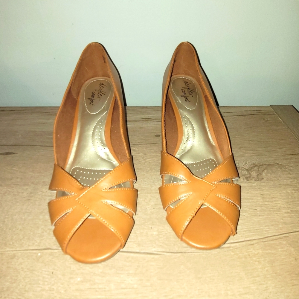 DexFlex Comfort Caramel Open Toe Heel